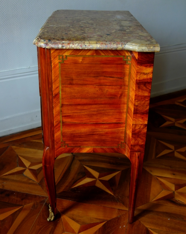 Guillaume Kemp : commode à la grecque d'époque Transition en bois de rose, estampillée