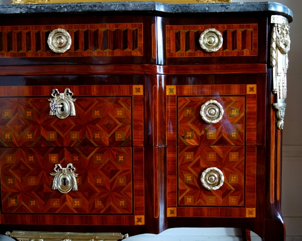 Pierre Macret : marquetry commode / chest of drawers, 18th century circa 1775 - stamped