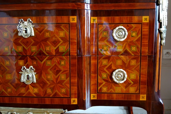 Pierre Macret : marquetry commode / chest of drawers, 18th century circa 1775 - stamped