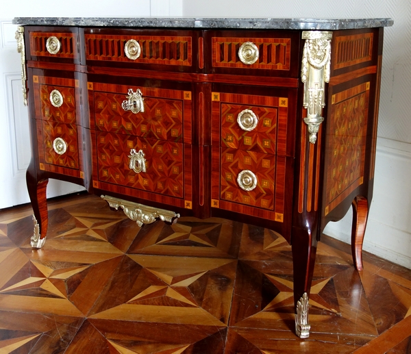 Pierre Macret : marquetry commode / chest of drawers, 18th century circa 1775 - stamped