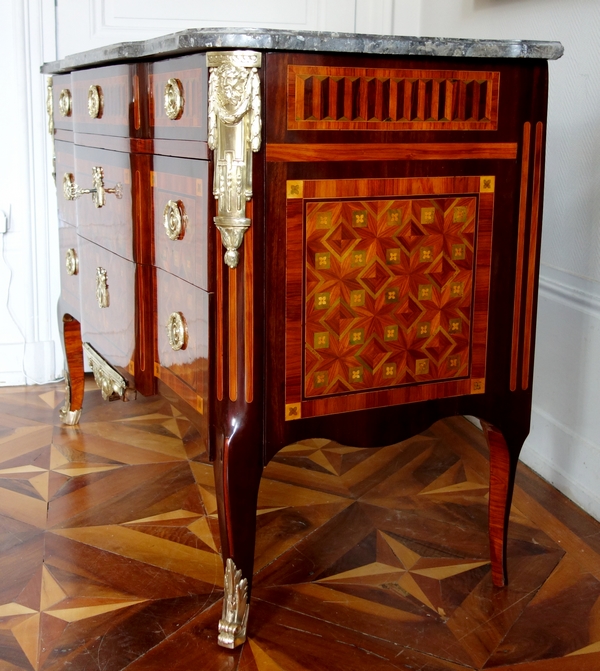 Pierre Macret : commode en marqueterie à la Reine - époque Transition circa 1770 - estampillée