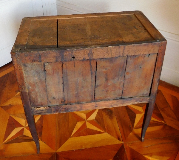 French chest of drawers stamped L. Roux, rosewood and violet wood marquetry - 18th century