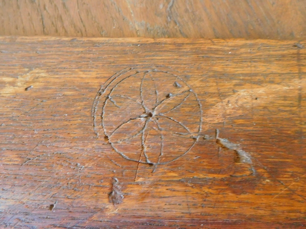 François Reizell : commode d'apparat en marqueterie de satiné, époque Transition estampillée