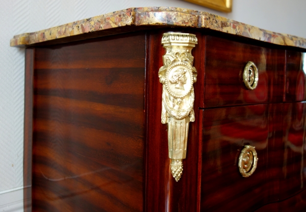 JG Schlichtig - Transition Parisian satin mahogany commode / chest of drawers, 18th century circa 1770