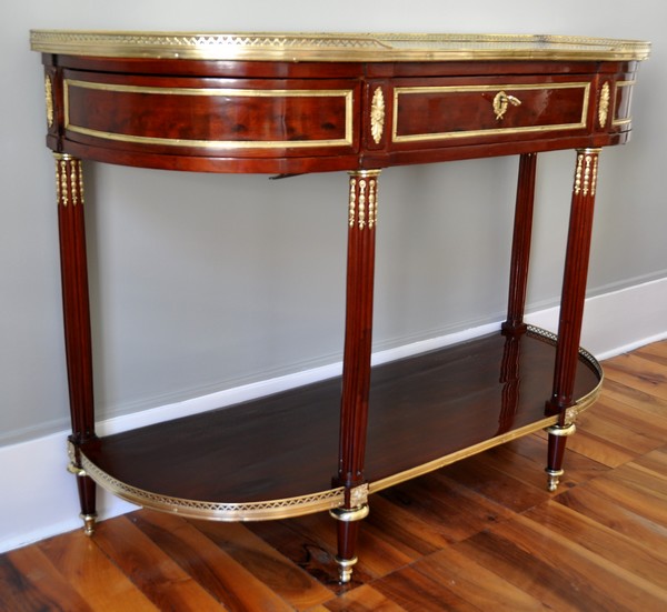 Mahogany half-moon console, 18th century