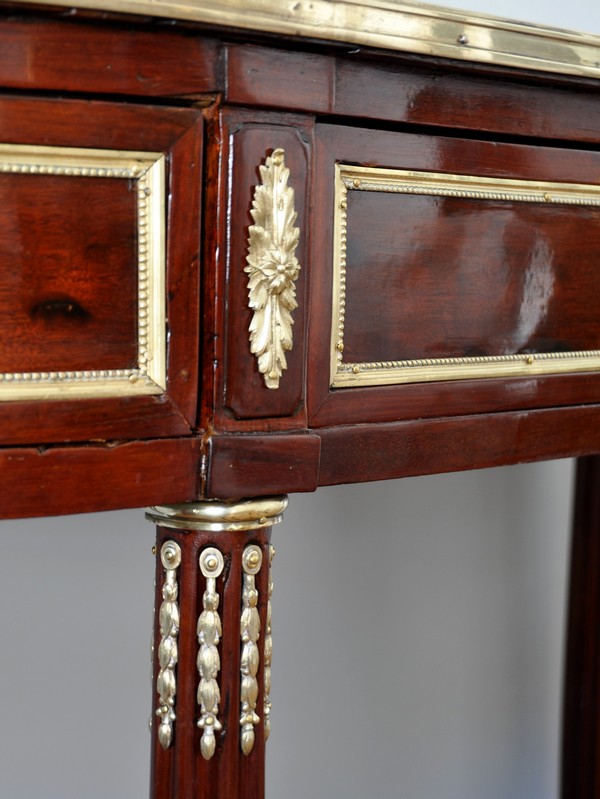 Mahogany half-moon console, 18th century