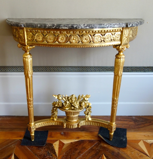 Sculpted gilt wood console, Louis XVI period circa 1780