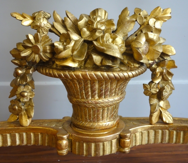 Sculpted gilt wood console, Louis XVI period circa 1780