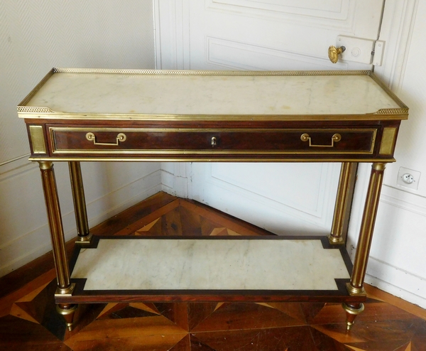 Console desserte d'époque Louis XVI Directoire en acajou, filets d'ébène et laiton, fin XVIIIe siècle