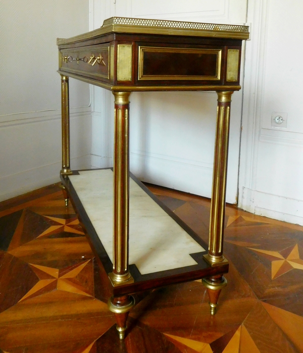 Console desserte d'époque Louis XVI Directoire en acajou, filets d'ébène et laiton, fin XVIIIe siècle