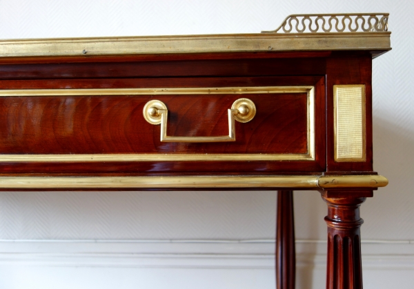 Nicolas Grevenich : Louis XVI mahogany console, late 18th century - stamped