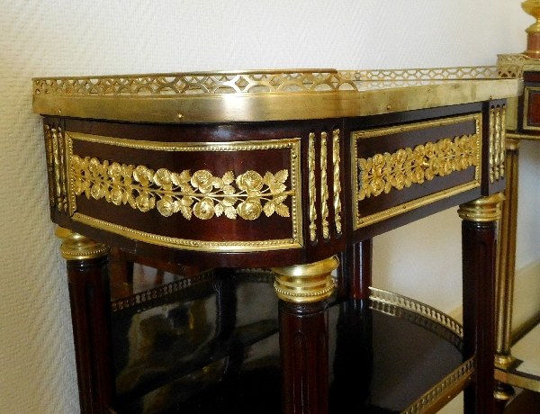 Petite console Louis XVI Directoire en acajou, garniture de bronze doré au mercure fin XVIIIe