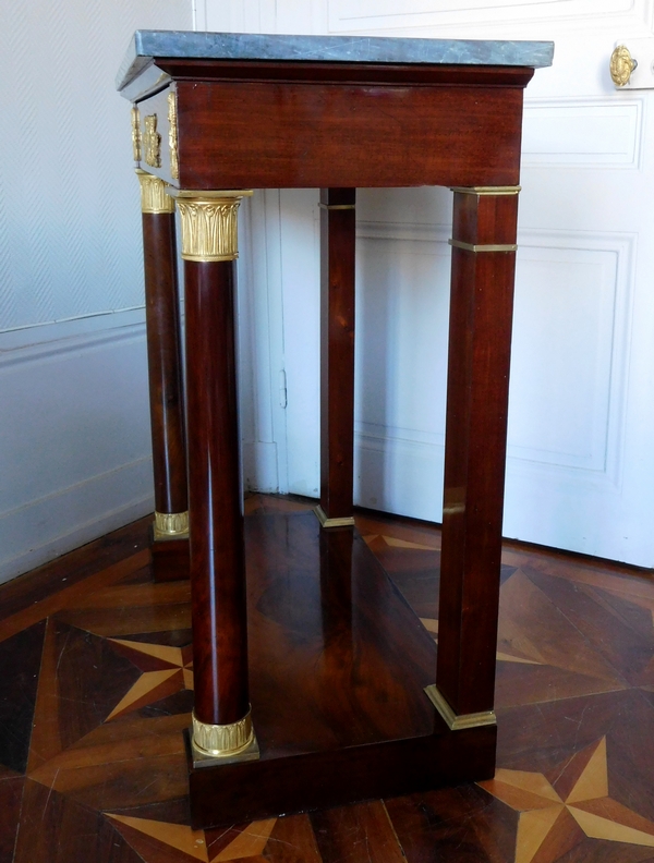 Console à colonnes d'époque Empire en acajou et bronze doré au mercure, début XIXe