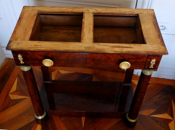 Petite console d'époque Empire Restauration en acajou, bronzes dorés au mercure