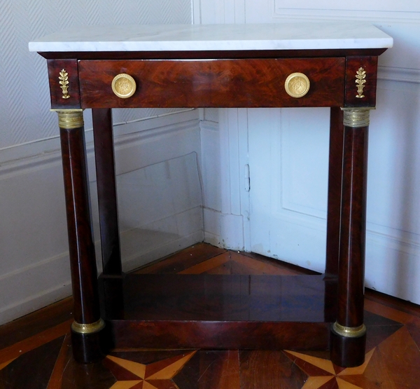 Petite console d'époque Empire Restauration en acajou, bronzes dorés au mercure