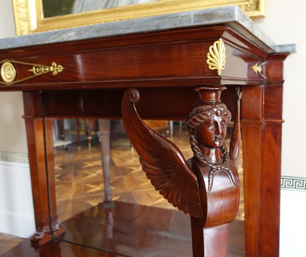 Console d'époque Consulat en acajou flammé, attribuée à Molitor - bronzes dorés au mercure