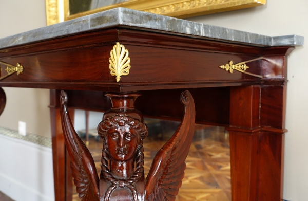 Console d'époque Consulat en acajou flammé, attribuée à Molitor - bronzes dorés au mercure