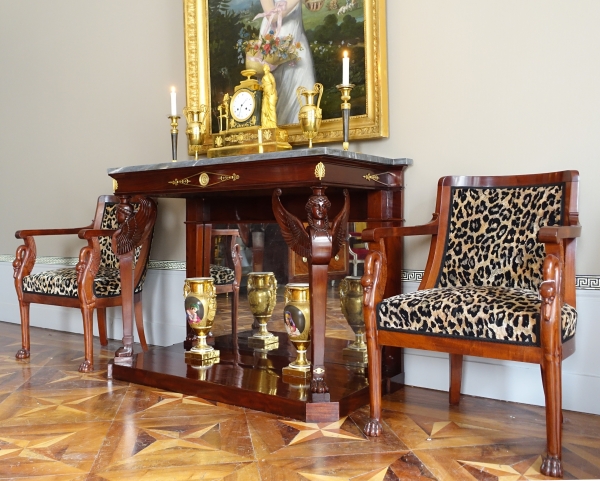 Console d'époque Consulat en acajou flammé, attribuée à Molitor - bronzes dorés au mercure