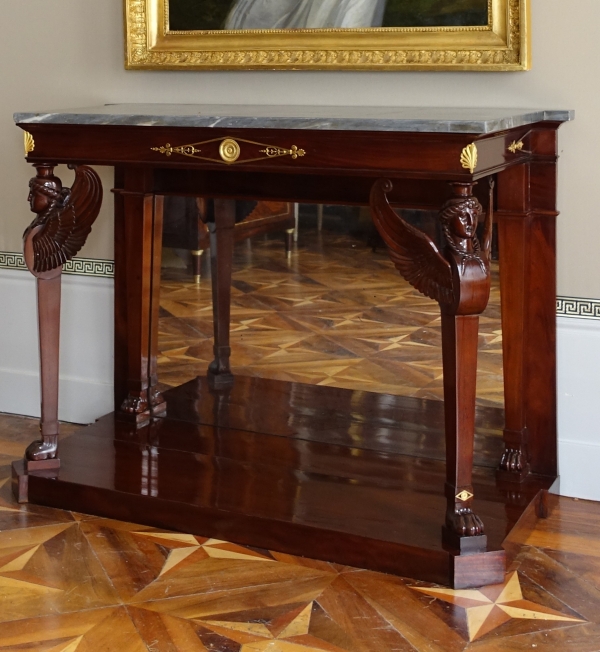 Console d'époque Consulat en acajou flammé, attribuée à Molitor - bronzes dorés au mercure