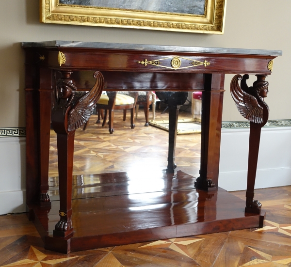 Console d'époque Consulat en acajou flammé, attribuée à Molitor - bronzes dorés au mercure
