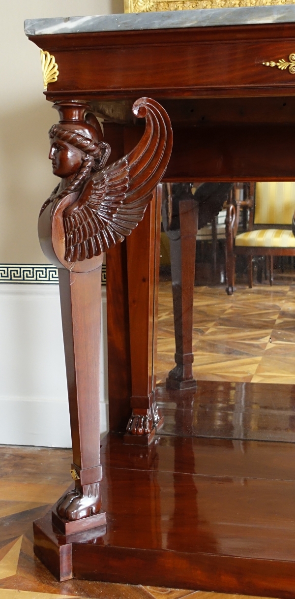 Console d'époque Consulat en acajou flammé, attribuée à Molitor - bronzes dorés au mercure