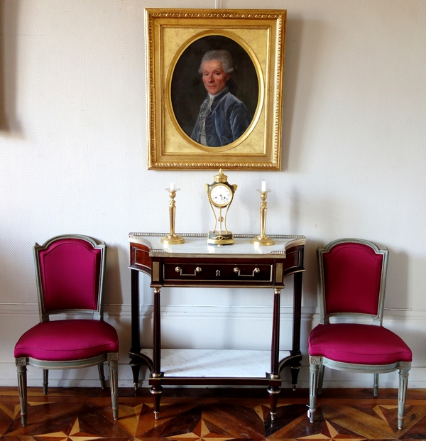 Console desserte d'époque Louis XVI Directoire en acajou, filets d'ébène et laiton, fin XVIIIe