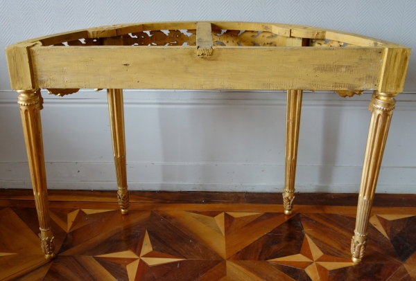 Console demi-lune Louis XVI à 4 pieds en bois sculpté & doré à la feuille d'or vers 1780