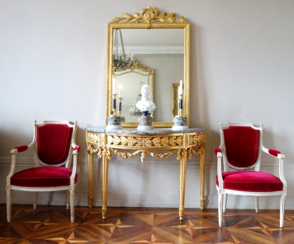 Console demi-lune Louis XVI à 4 pieds en bois sculpté & doré à la feuille d'or vers 1780