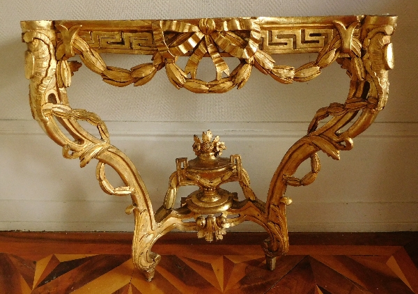 Console en bois sculpté et doré estampillée Chollot, époque Transition Louis XV - Louis XVI