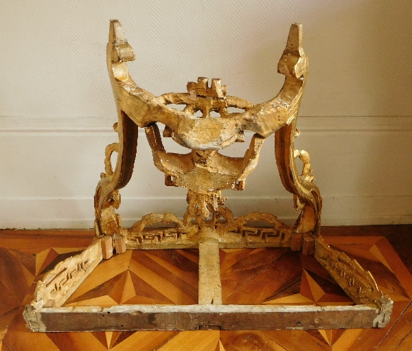 Console en bois sculpté et doré estampillée Chollot, époque Transition Louis XV - Louis XVI