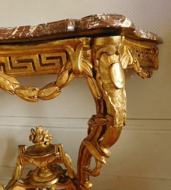 Console en bois sculpté et doré estampillée Chollot, époque Transition Louis XV - Louis XVI