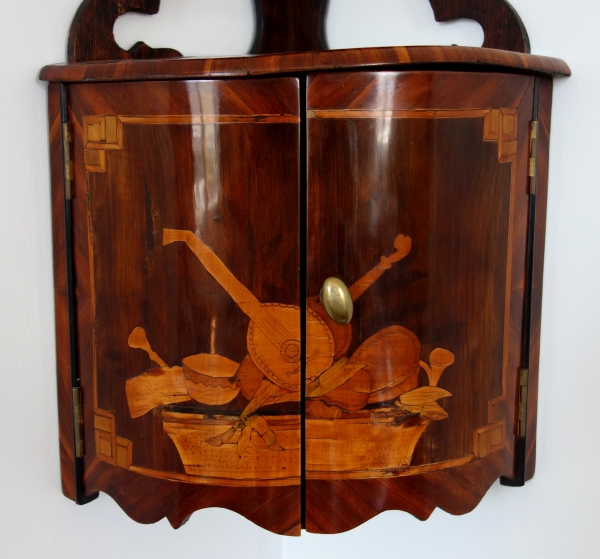 Louis XV rosewood marquetry corner cupboard meant for hanging, 18th century