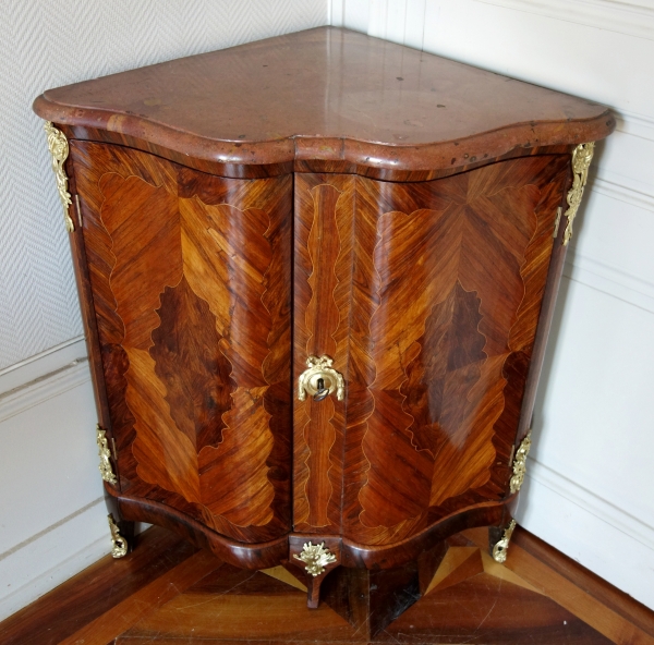 Louis XV rosewood & amaranth marquetry corner cupboard stamped Pierre Wattelin - 18th century