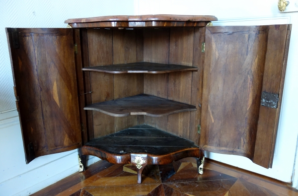 Louis XV rosewood & amaranth marquetry corner cupboard stamped Pierre Wattelin - 18th century