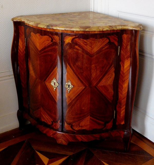 Nicolas Petit : Louis XV marquetry corner cupboard, 18th century