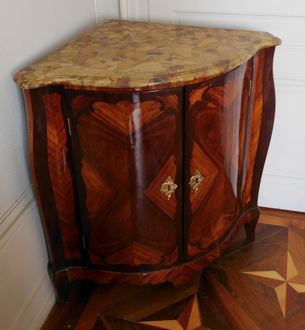 Nicolas Petit : Louis XV marquetry corner cupboard, 18th century