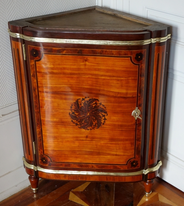 Charles Topino : Louis XVI marquetry corner cupboard, 18th century - stamped