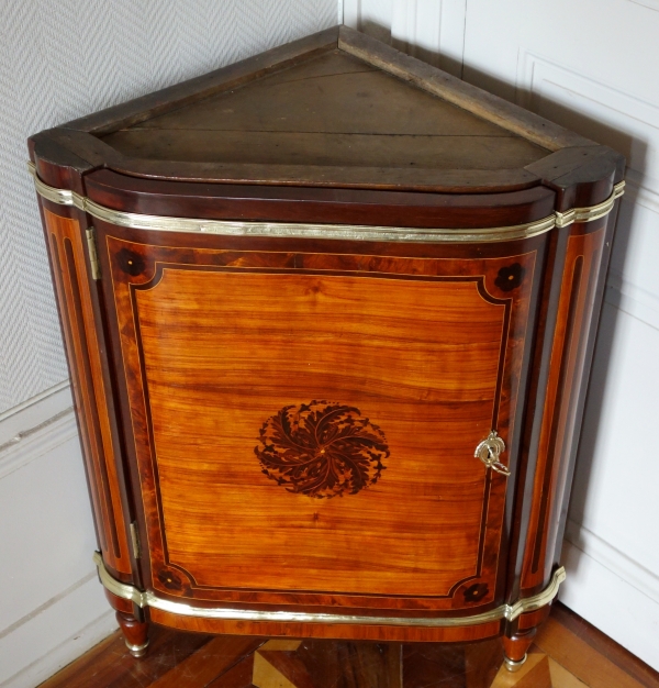 Charles Topino : Louis XVI marquetry corner cupboard, 18th century - stamped