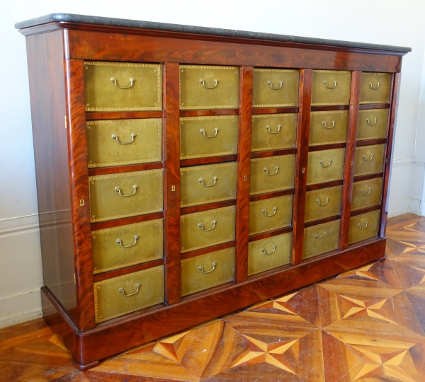 Large mahogany storage unit, early 19th century circa 1830 - 192cm