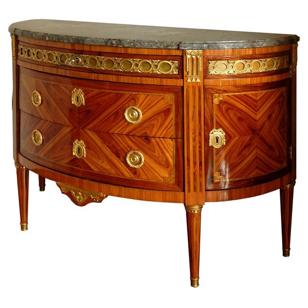 Bircklé : grande commode demi-lune d'époque Louis XVI, marqueterie de bois de rose estampillée