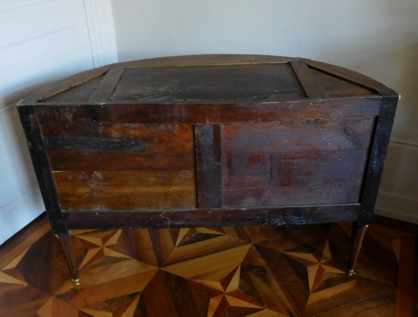 Bircklé : large half-moon-shaped Louis XVI commode , rosewood marquetry, stamped