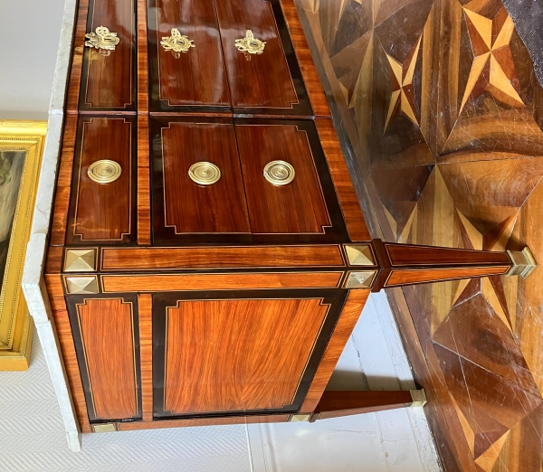 Large Louis XVI marquetry chest of drawers, late 18th century - 145,5cm