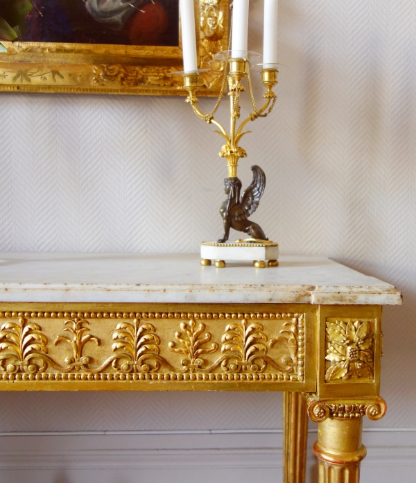 Importante console d'époque Louis XVI en bois sculpté et doré, attribuée à Georges Jacob