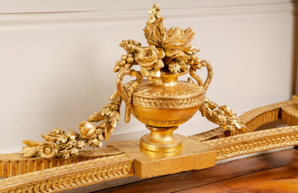 Importante console d'époque Louis XVI en bois sculpté et doré, attribuée à Georges Jacob