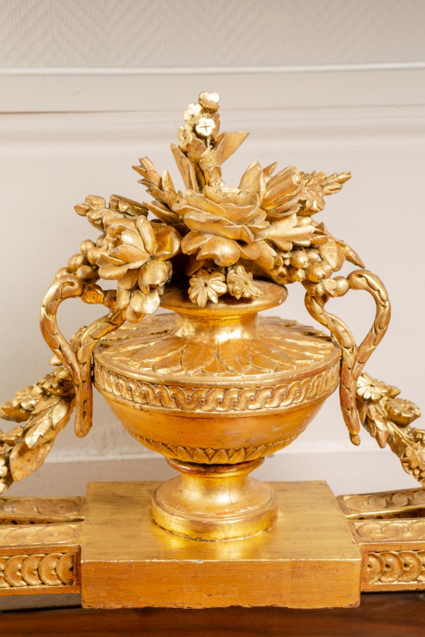 Importante console d'époque Louis XVI en bois sculpté et doré, attribuée à Georges Jacob