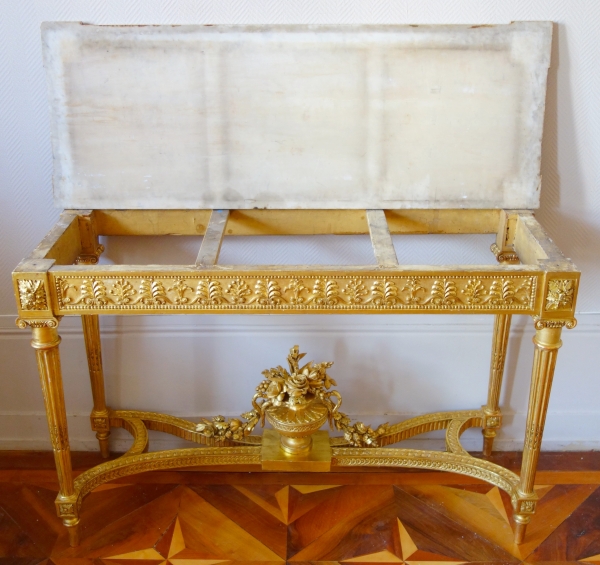 Importante console d'époque Louis XVI en bois sculpté et doré, attribuée à Georges Jacob