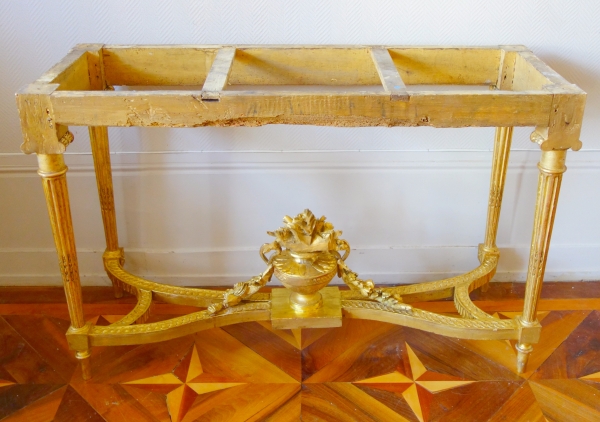 Importante console d'époque Louis XVI en bois sculpté et doré, attribuée à Georges Jacob