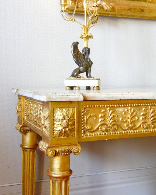 Importante console d'époque Louis XVI en bois sculpté et doré, attribuée à Georges Jacob