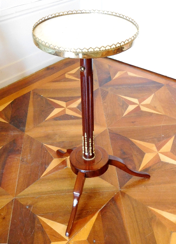 Louis XVI mahogany pedestal table