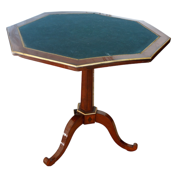 Mahogany pedestal table, inlaid ebony patterns, late 18th century or circa 1800